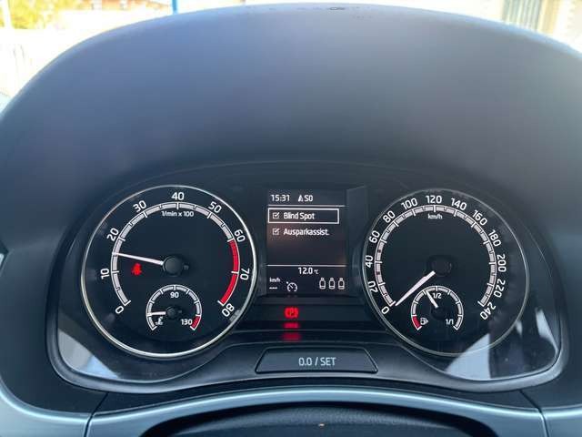 Skoda Fabia Ambition*Kombi*NAVIGATION*CARPLAY*SITZ-HZ*Tempomat