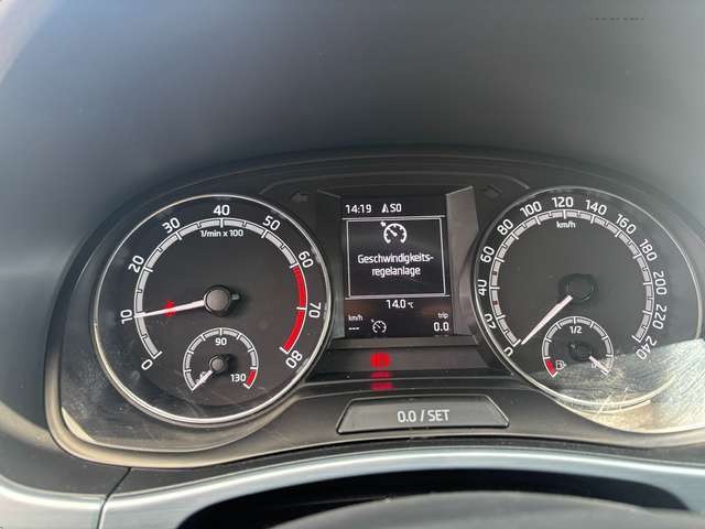 Skoda Fabia Ambition*Kombi*NAVIGATION*CARPLAY*SITZ-HZ*Tempomat