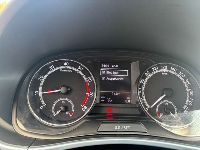 Skoda Fabia Ambition*Kombi*NAVIGATION*CARPLAY*SITZ-HZ*Tempomat