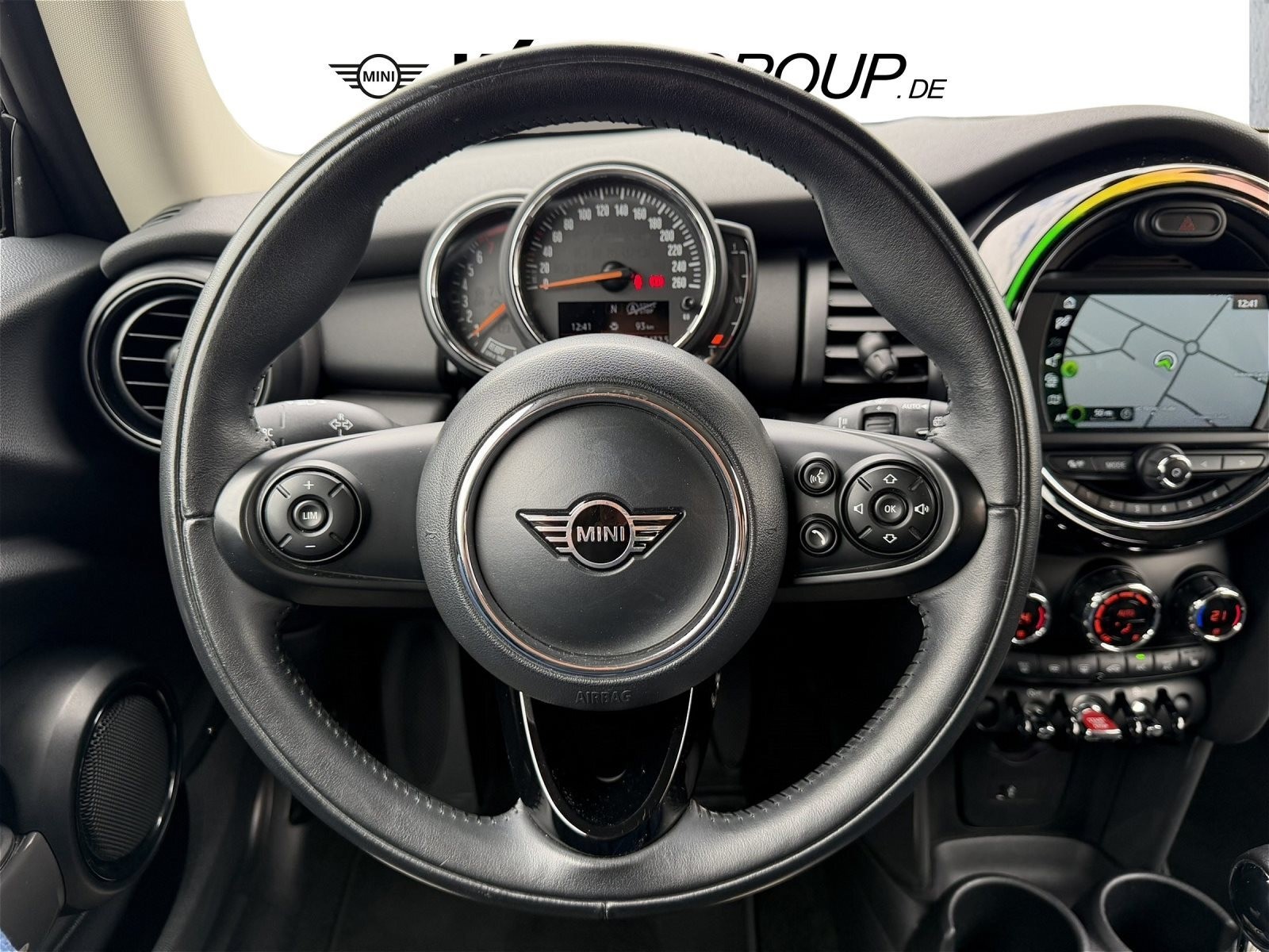 MINI ONE Pepper Navi LED PDC SHZ Connected Navigation