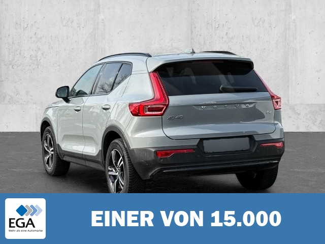 Volvo XC40 Plus Dark 2WD Digitales Cockpit Memory Sitze Soundsystem HarmanKardon LED S