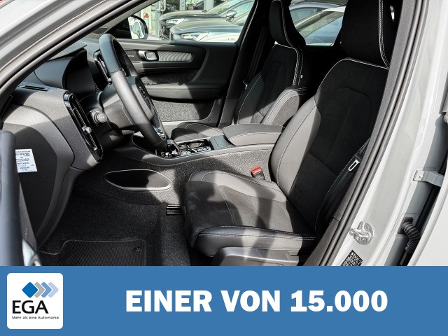 Volvo XC40 Plus Dark 2WD Digitales Cockpit Memory Sitze Soundsystem HarmanKardon LED S