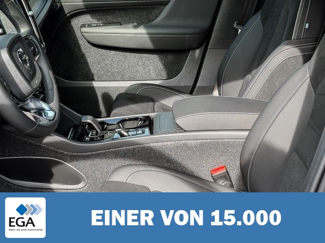 Volvo XC40 Plus Dark 2WD Digitales Cockpit Memory Sitze Soundsystem HarmanKardon LED S