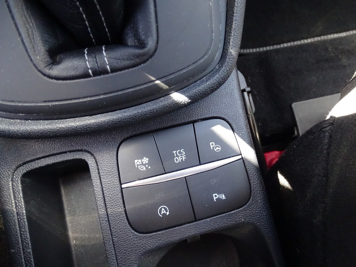 Ford Fiesta 1.0 EcoBoost Hybrid Titanium Automatik
