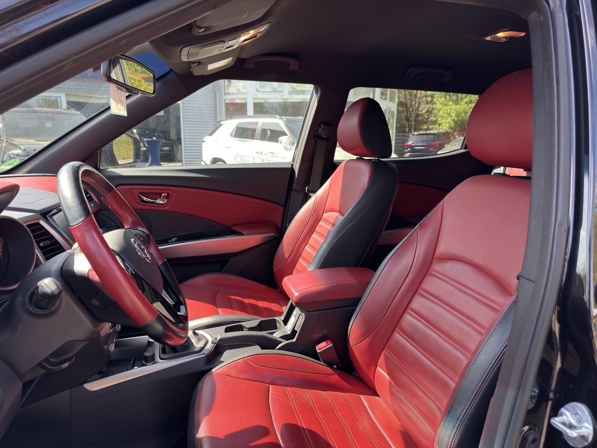 Ssangyong Tivoli Sapphire Red Rebel 1.6 P 6M/T 