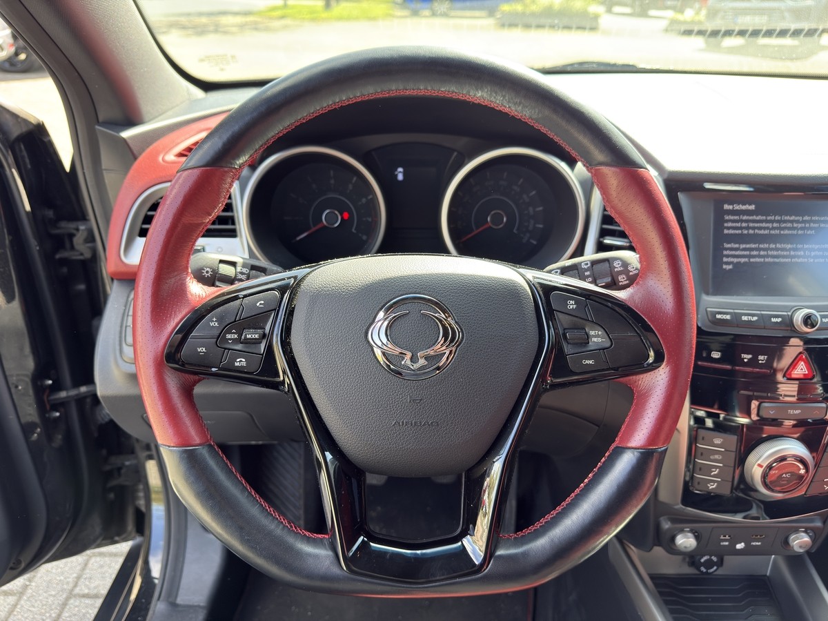Ssangyong Tivoli Sapphire Red Rebel 1.6 P 6M/T 