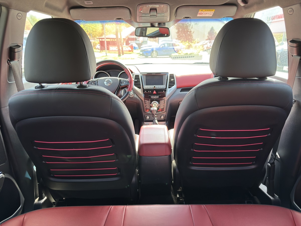 Ssangyong Tivoli Sapphire Red Rebel 1.6 P 6M/T 