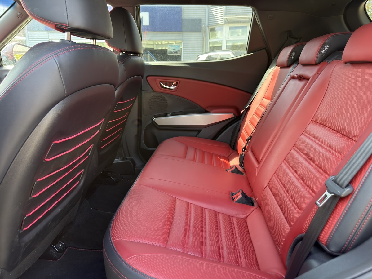 Ssangyong Tivoli Sapphire Red Rebel 1.6 P 6M/T 