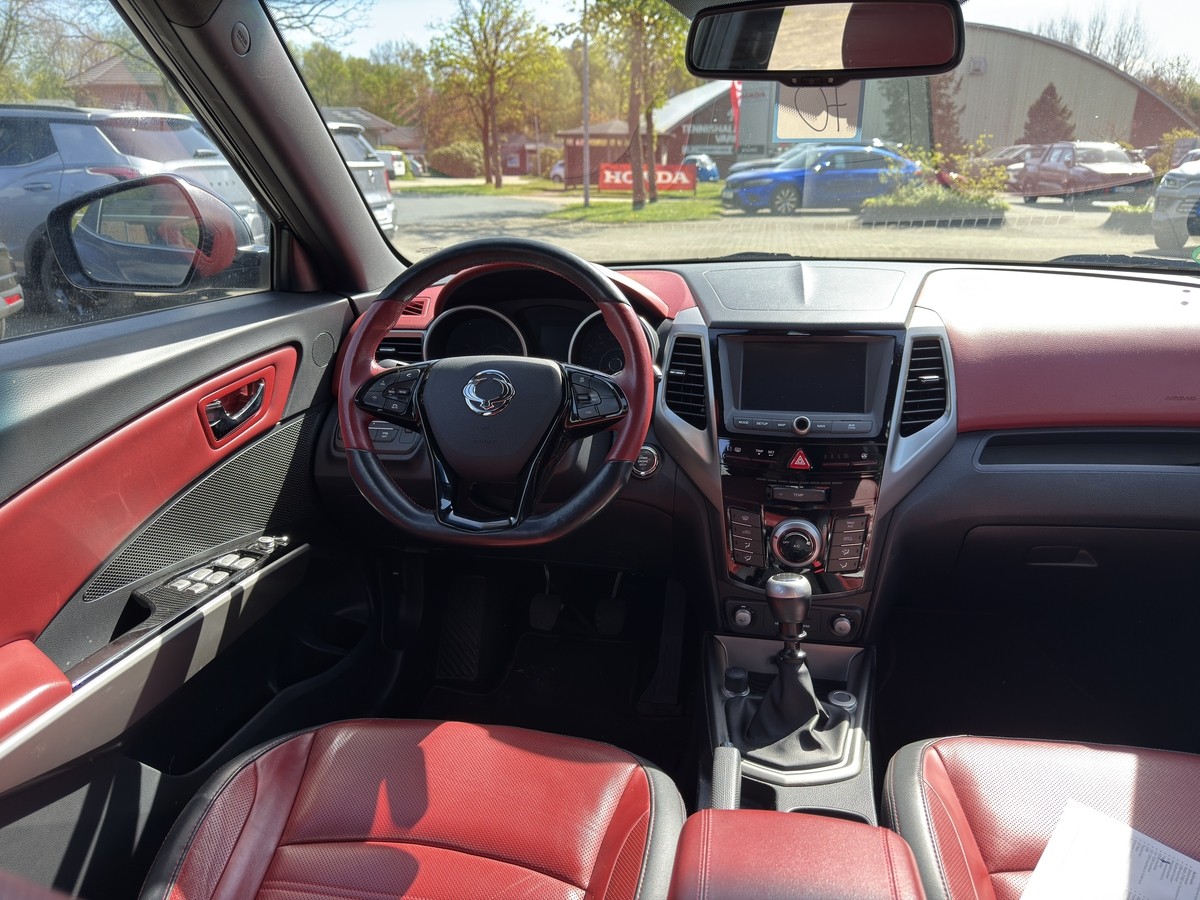 Ssangyong Tivoli Sapphire Red Rebel 1.6 P 6M/T 