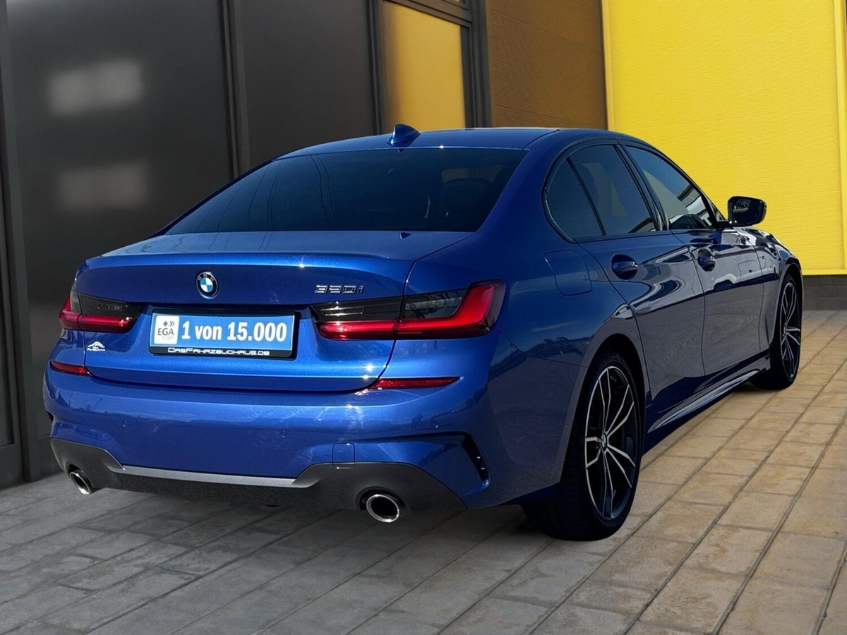 BMW 320 i A+M-SportPaket+LED+PDC+Suprhalte