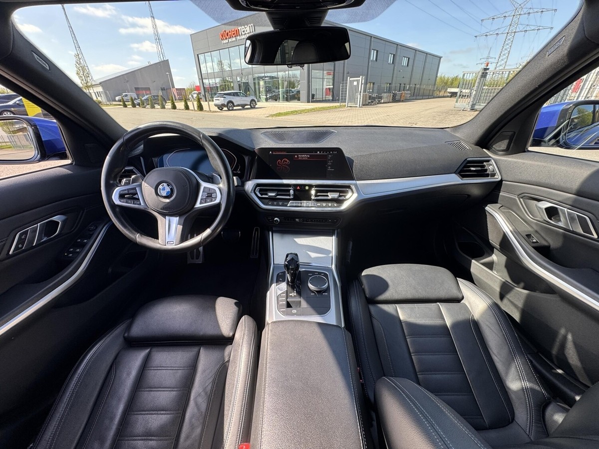 BMW 320 i A+M-SportPaket+LED+PDC+Suprhalte