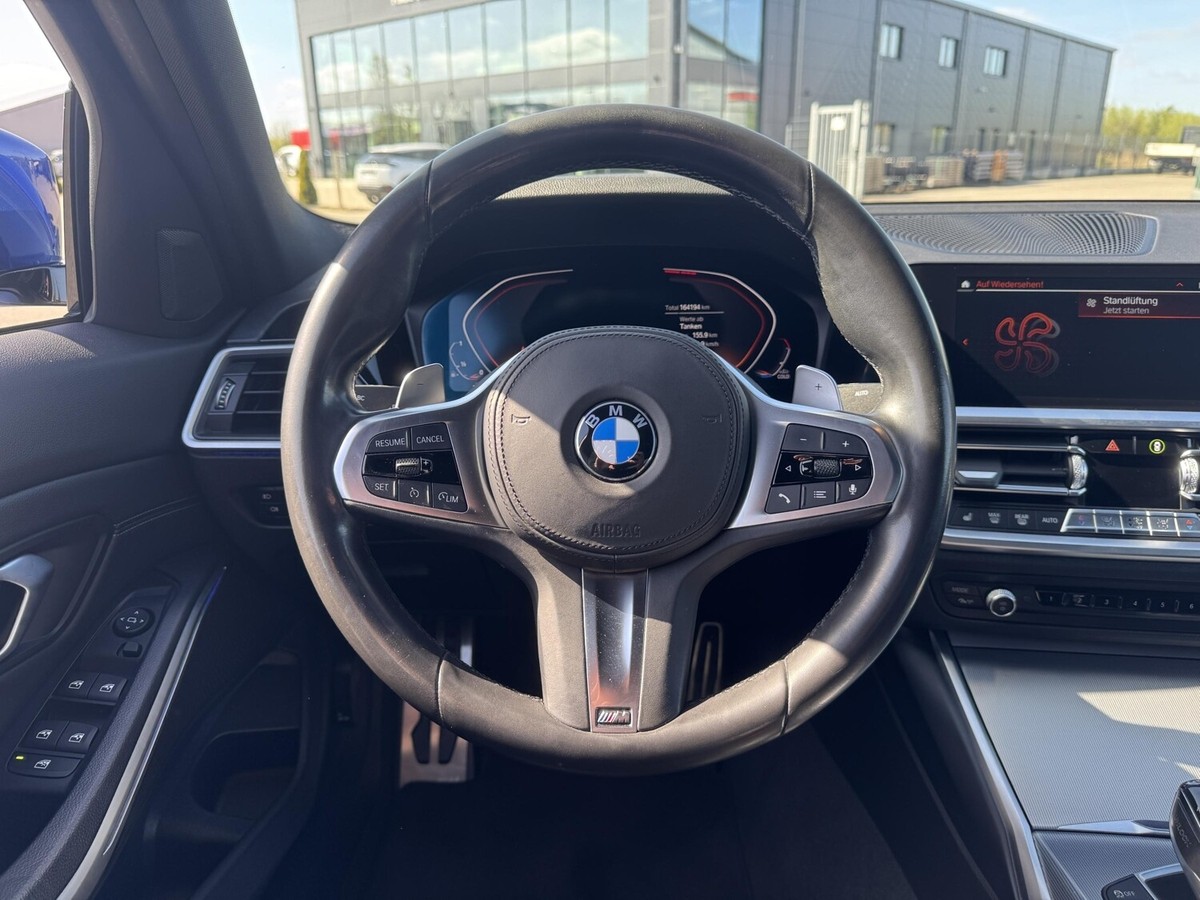 BMW 320 i A+M-SportPaket+LED+PDC+Suprhalte