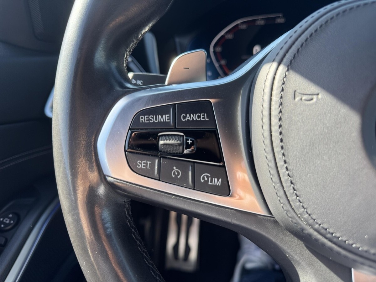 BMW 320 i A+M-SportPaket+LED+PDC+Suprhalte