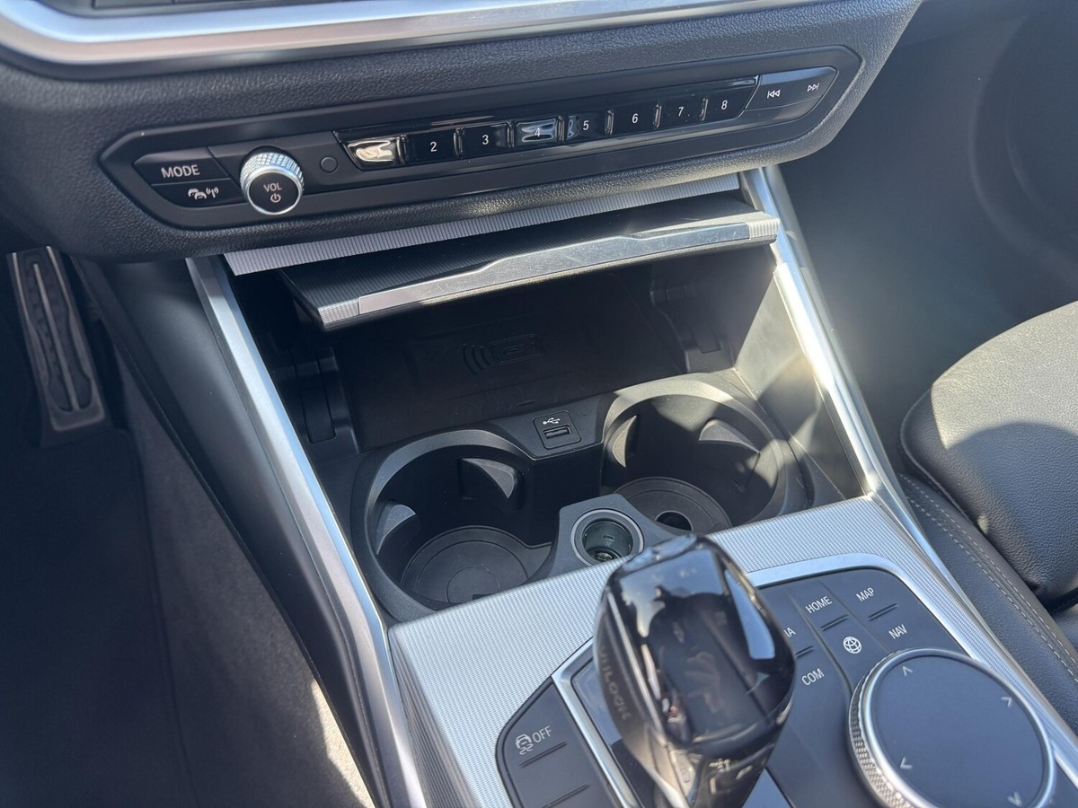 BMW 320 i A+M-SportPaket+LED+PDC+Suprhalte