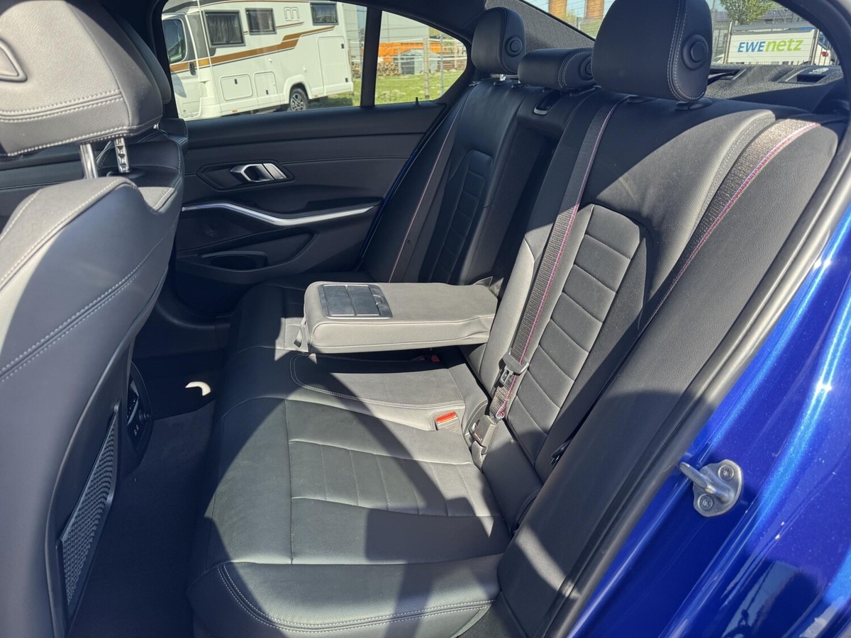 BMW 320 i A+M-SportPaket+LED+PDC+Suprhalte