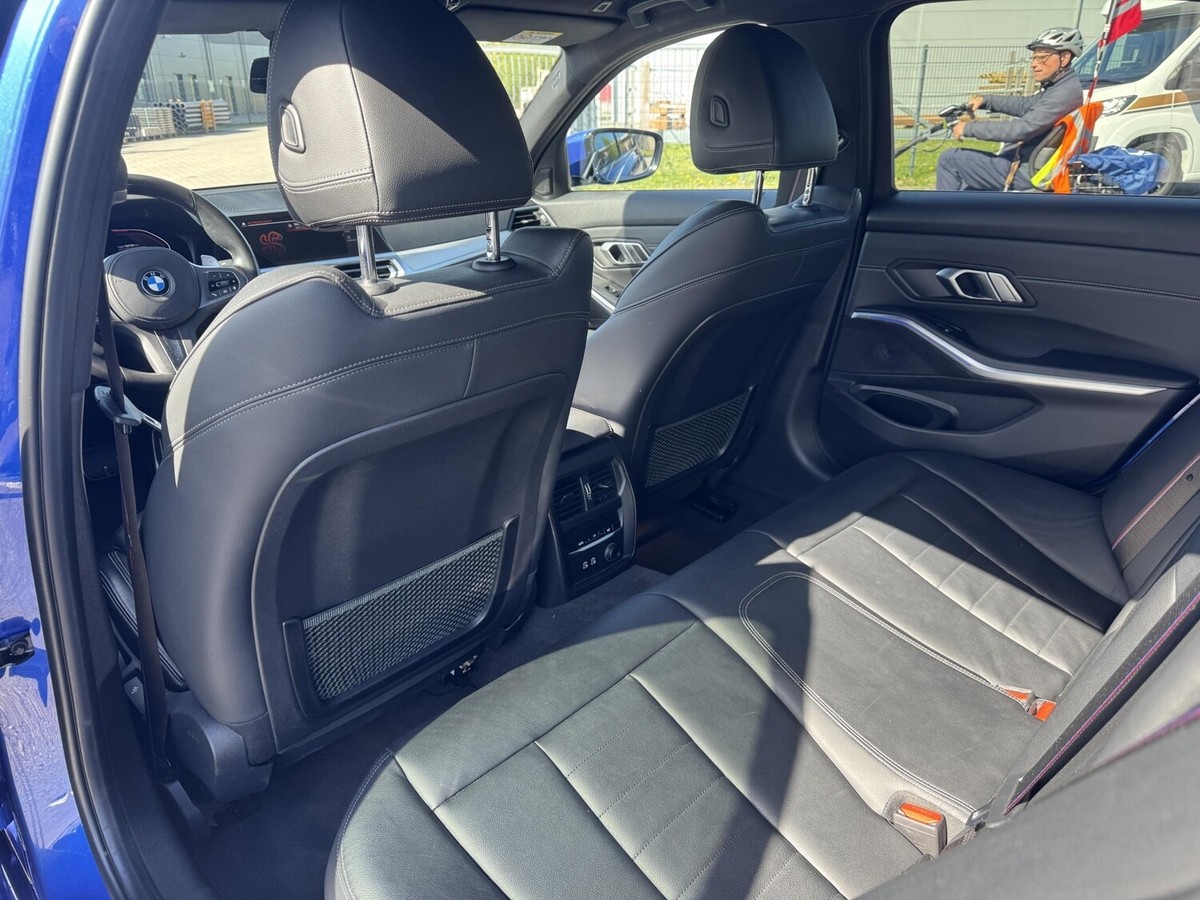 BMW 320 i A+M-SportPaket+LED+PDC+Suprhalte