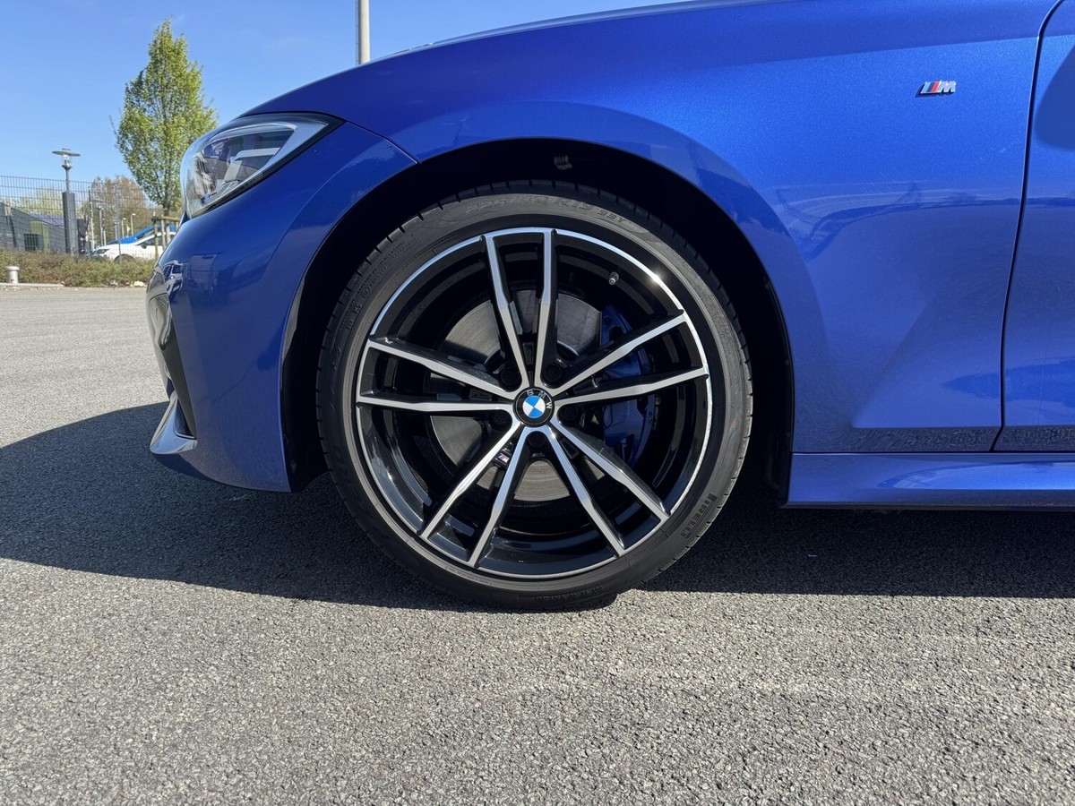 BMW 320 i A+M-SportPaket+LED+PDC+Suprhalte