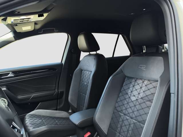 Volkswagen T-Roc 1.5 TSI DSG R-Line LED RFK PARK-ASSIST