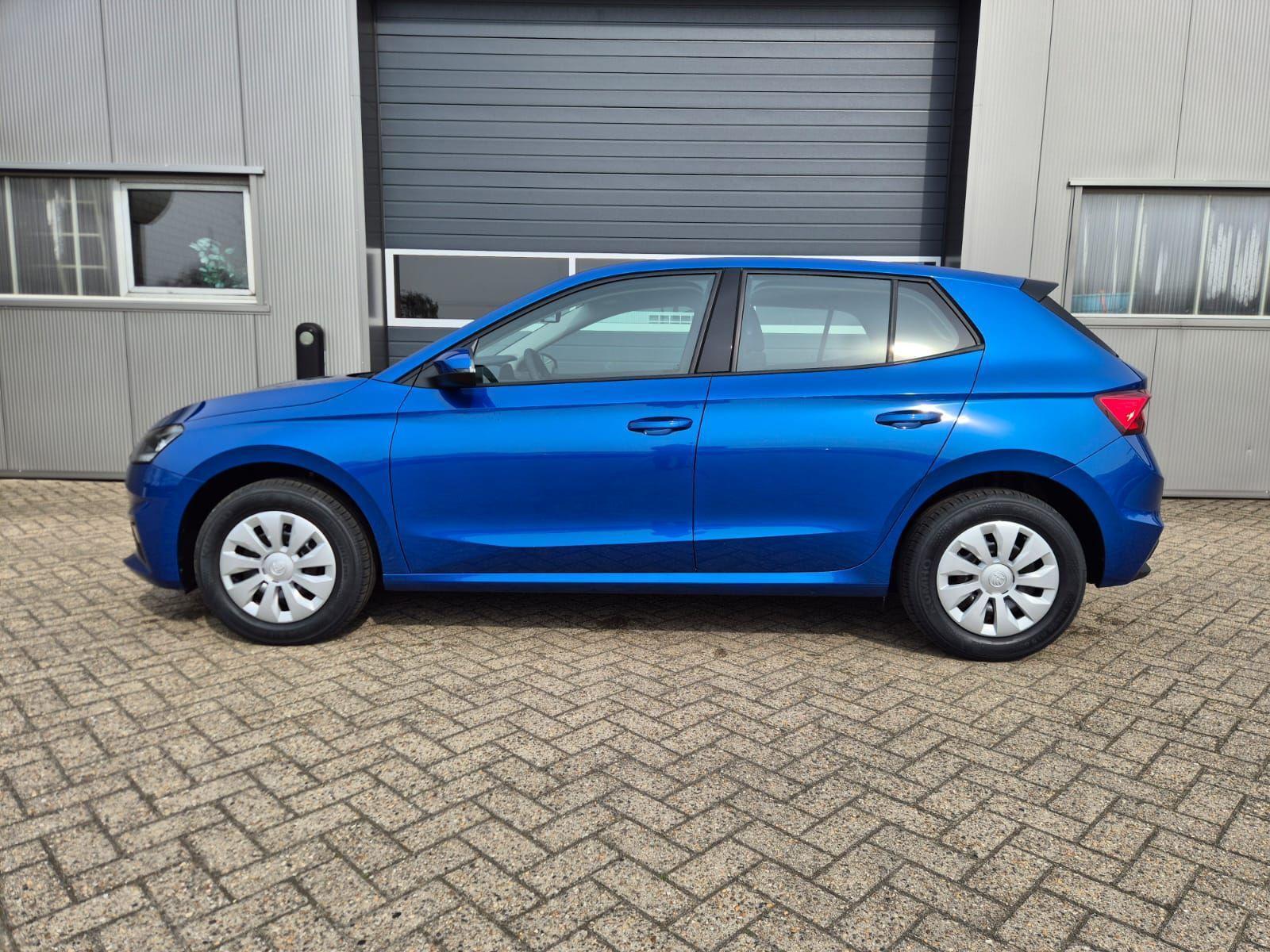 Skoda Fabia 1.0 TSI 95PS Selection 5-türig Rückf.Kamera Parksensoren Sitzheizung Multi