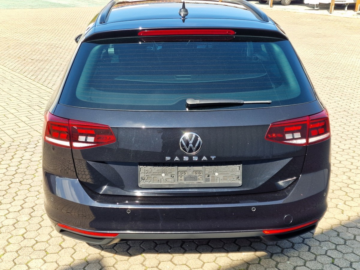 Volkswagen Passat Variant TSI DSG*AHK*Navi*LED*ACC*DAB*Sportsitze