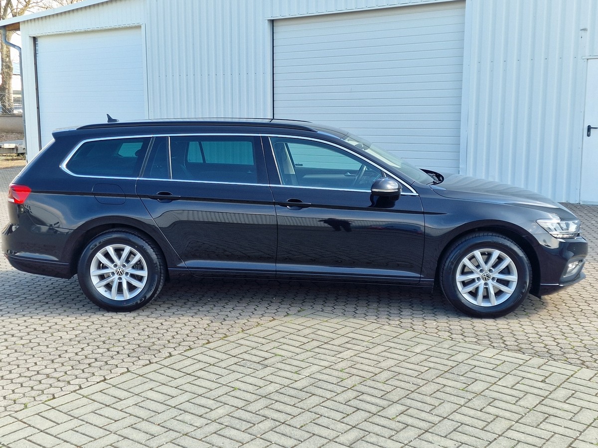 Volkswagen Passat Variant TSI DSG*AHK*Navi*LED*ACC*DAB*Sportsitze