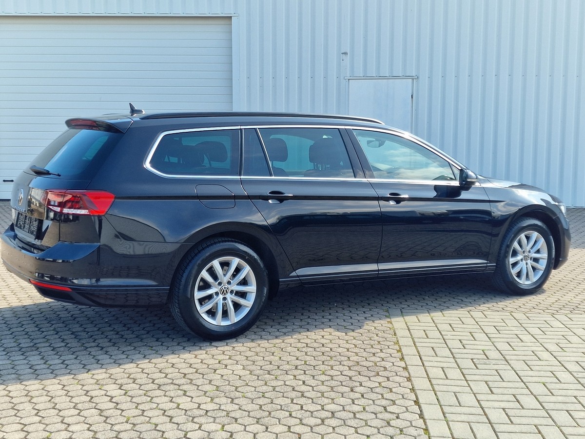 Volkswagen Passat Variant TSI DSG*AHK*Navi*LED*ACC*DAB*Sportsitze