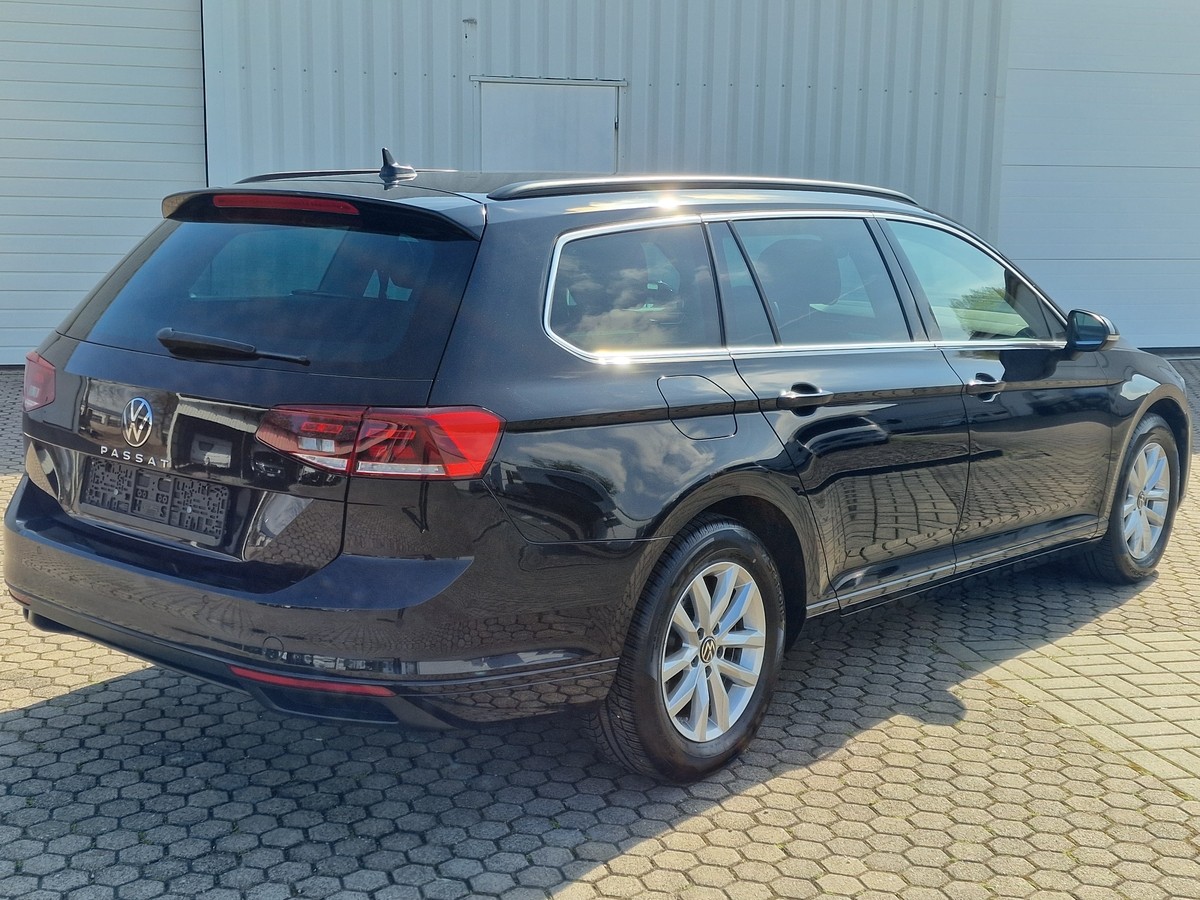 Volkswagen Passat Variant TSI DSG*AHK*Navi*LED*ACC*DAB*Sportsitze