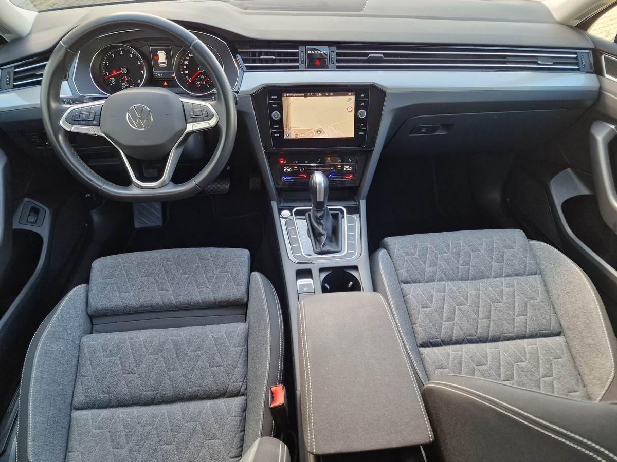 Volkswagen Passat Variant TSI DSG*AHK*Navi*LED*ACC*DAB*Sportsitze