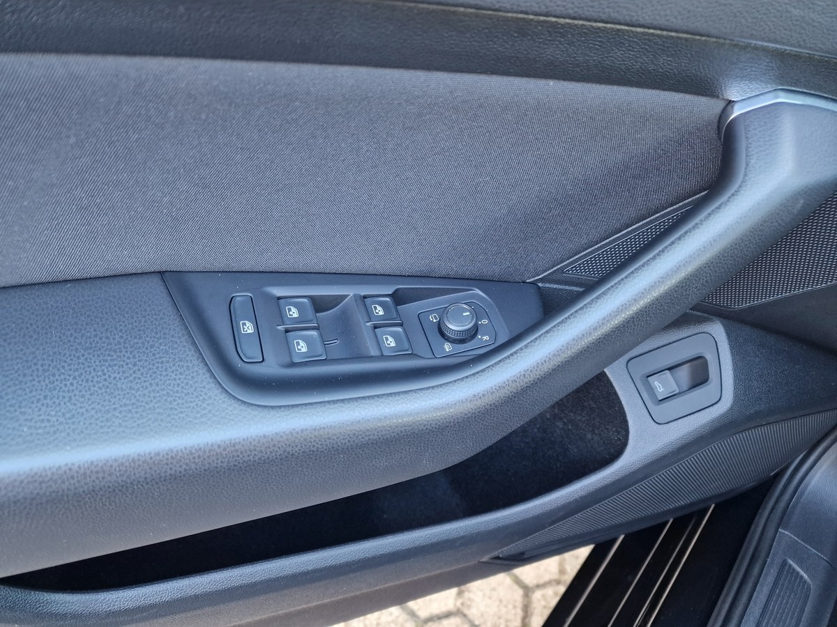 Volkswagen Passat Variant TSI DSG*AHK*Navi*LED*ACC*DAB*Sportsitze