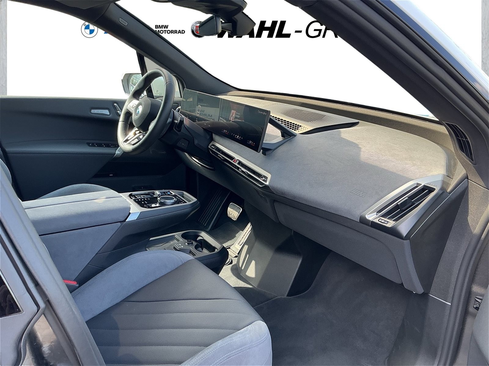 BMW iX M Sport Pro AHK Panorama IconicGlow Innovation