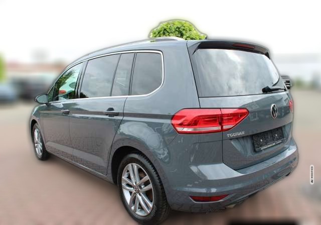 Volkswagen Touran Highline AHK ACC Kamera Massagesitze LED 7Sitzer
