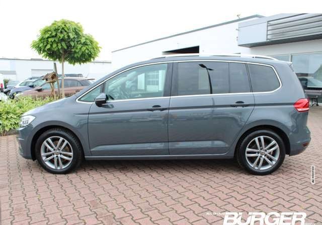 Volkswagen Touran Highline AHK ACC Kamera Massagesitze LED 7Sitzer