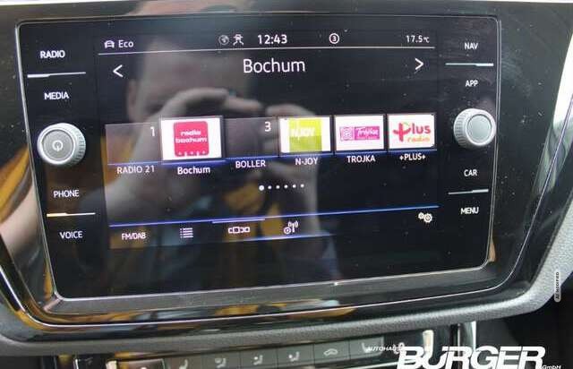 Volkswagen Touran Highline AHK ACC Kamera Massagesitze LED 7Sitzer