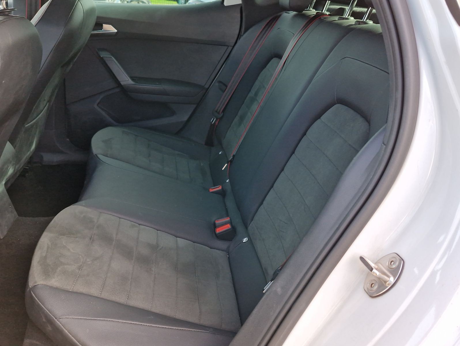 Seat Arona 1.5 TSI DSG FR Navi LED+ Alcantara Kamera
