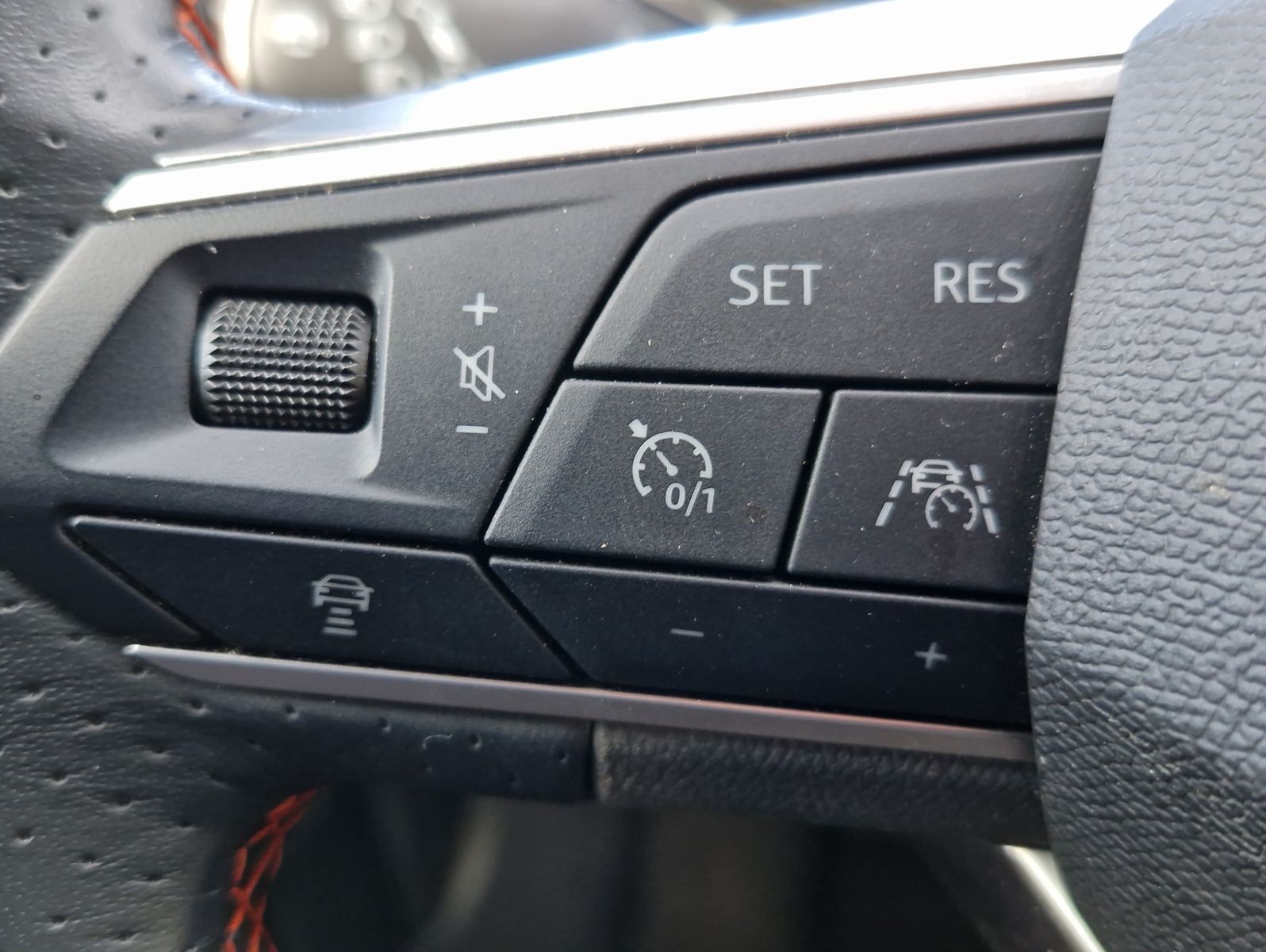 Seat Arona 1.5 TSI DSG FR Navi LED+ Alcantara Kamera