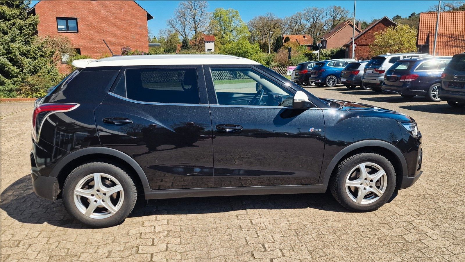 Ssangyong Tivoli 1,5 l Benziner  FIZZ AHK KAMERA S/W RÄDER