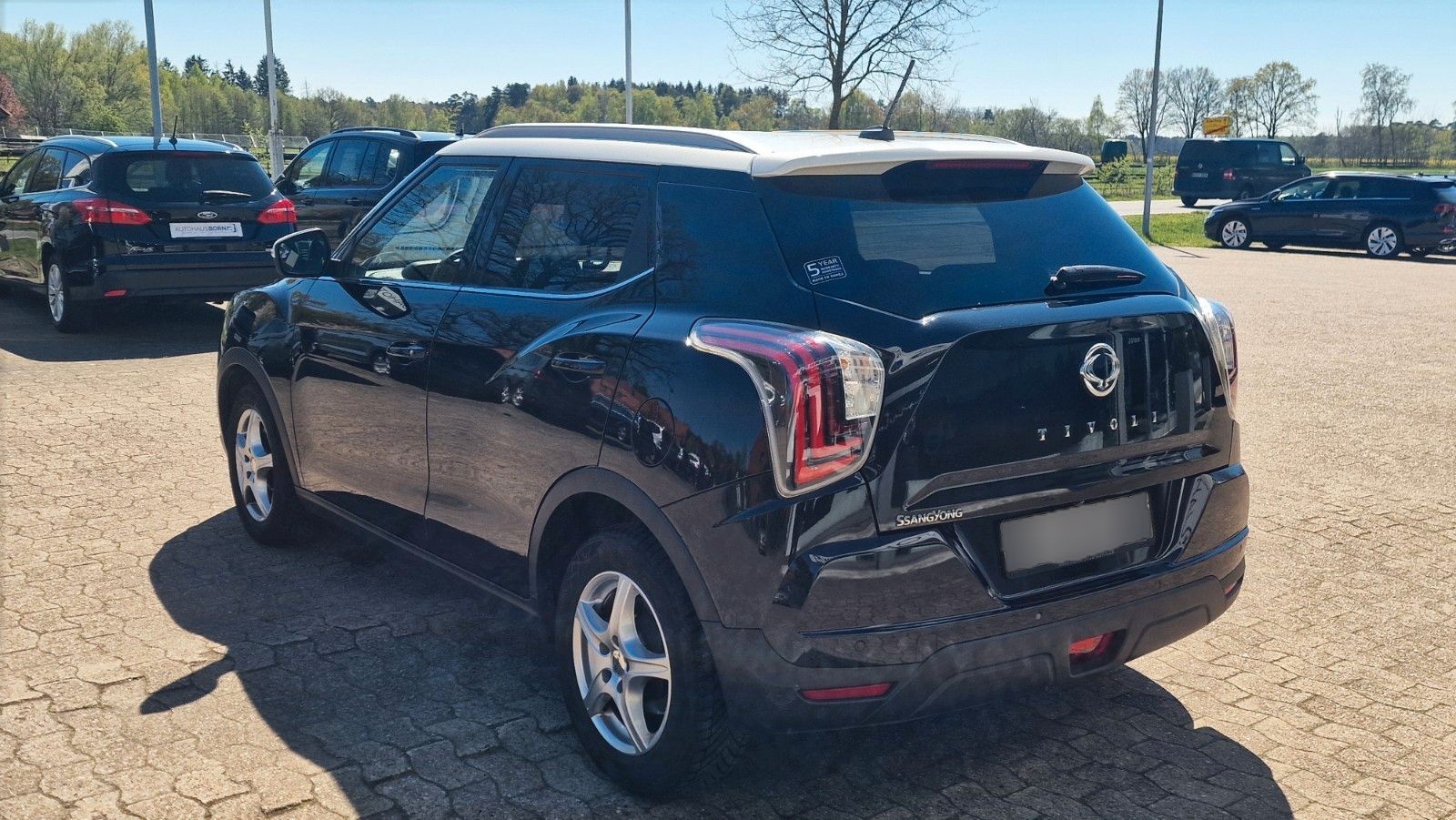Ssangyong Tivoli 1,5 l Benziner  FIZZ AHK KAMERA S/W RÄDER