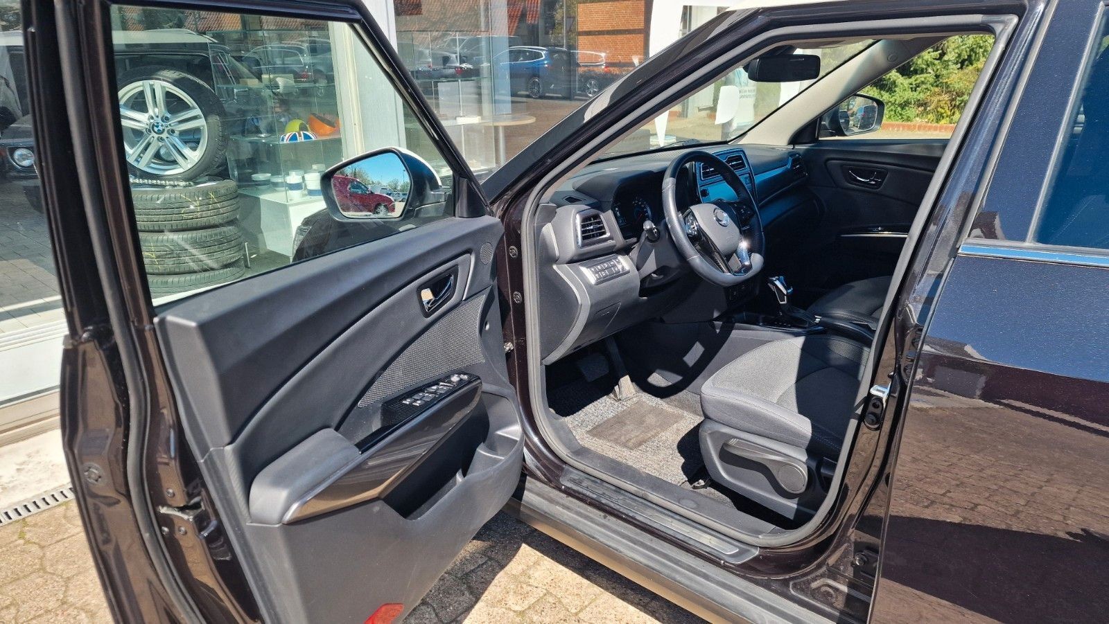 Ssangyong Tivoli 1,5 l Benziner  FIZZ AHK KAMERA S/W RÄDER
