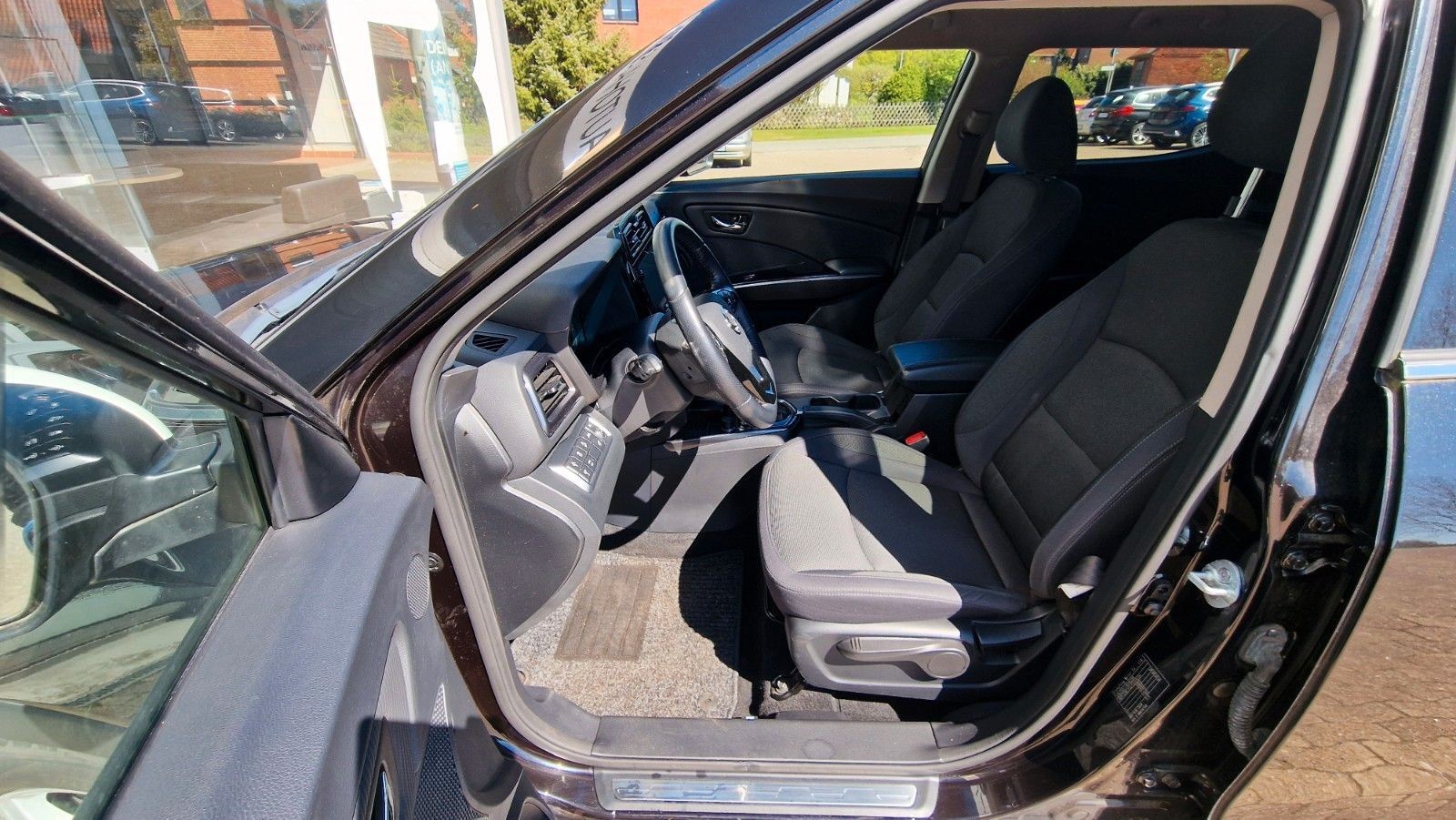 Ssangyong Tivoli 1,5 l Benziner  FIZZ AHK KAMERA S/W RÄDER
