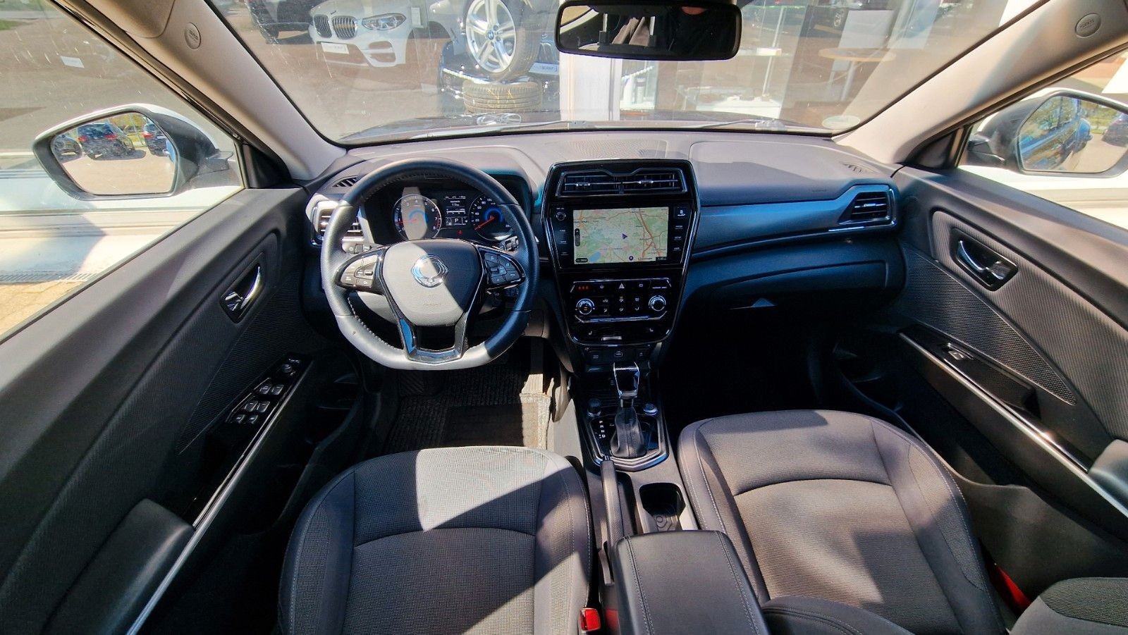 Ssangyong Tivoli 1,5 l Benziner  FIZZ AHK KAMERA S/W RÄDER