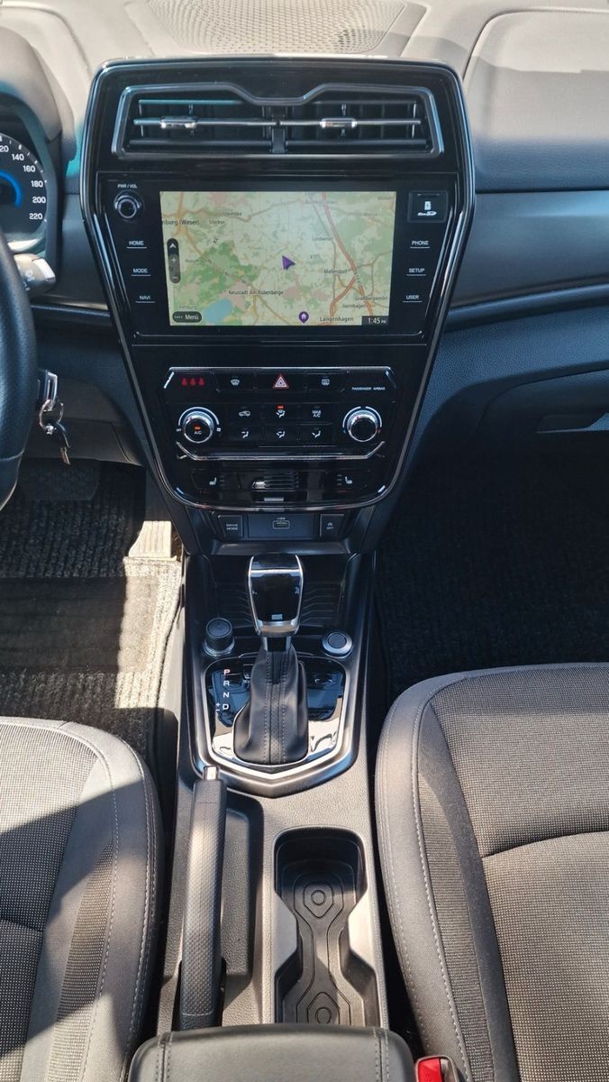 Ssangyong Tivoli 1,5 l Benziner  FIZZ AHK KAMERA S/W RÄDER