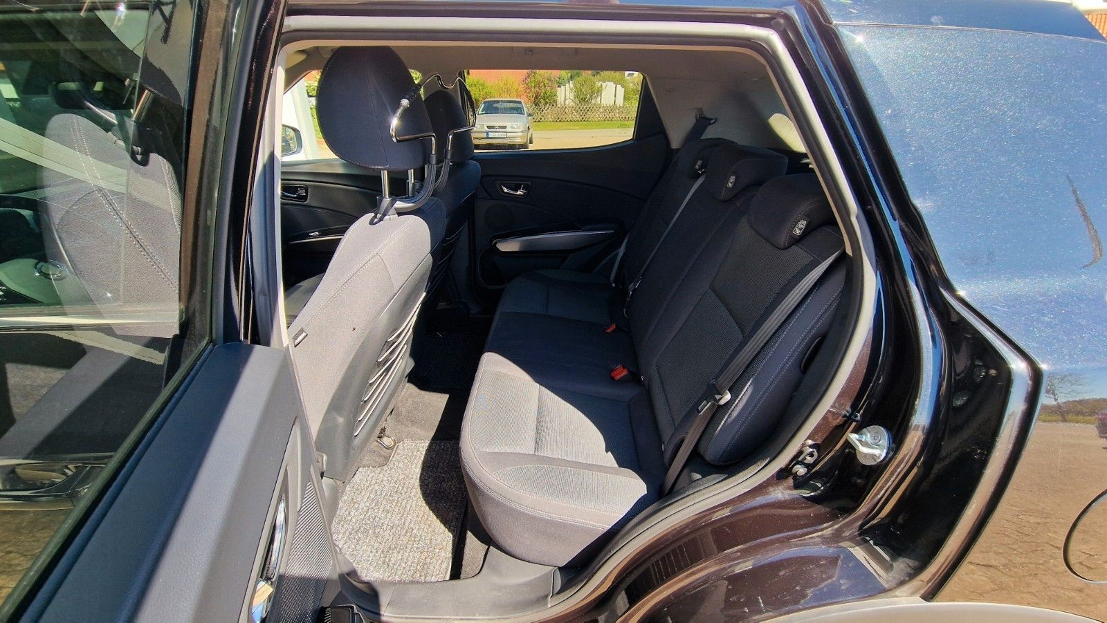 Ssangyong Tivoli 1,5 l Benziner  FIZZ AHK KAMERA S/W RÄDER