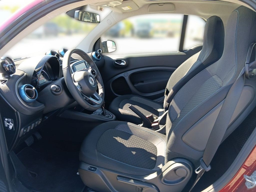 Smart ForTwo EQ passion *PANORAMADACH+SITZHEIZUNG+JBL-SOUND*