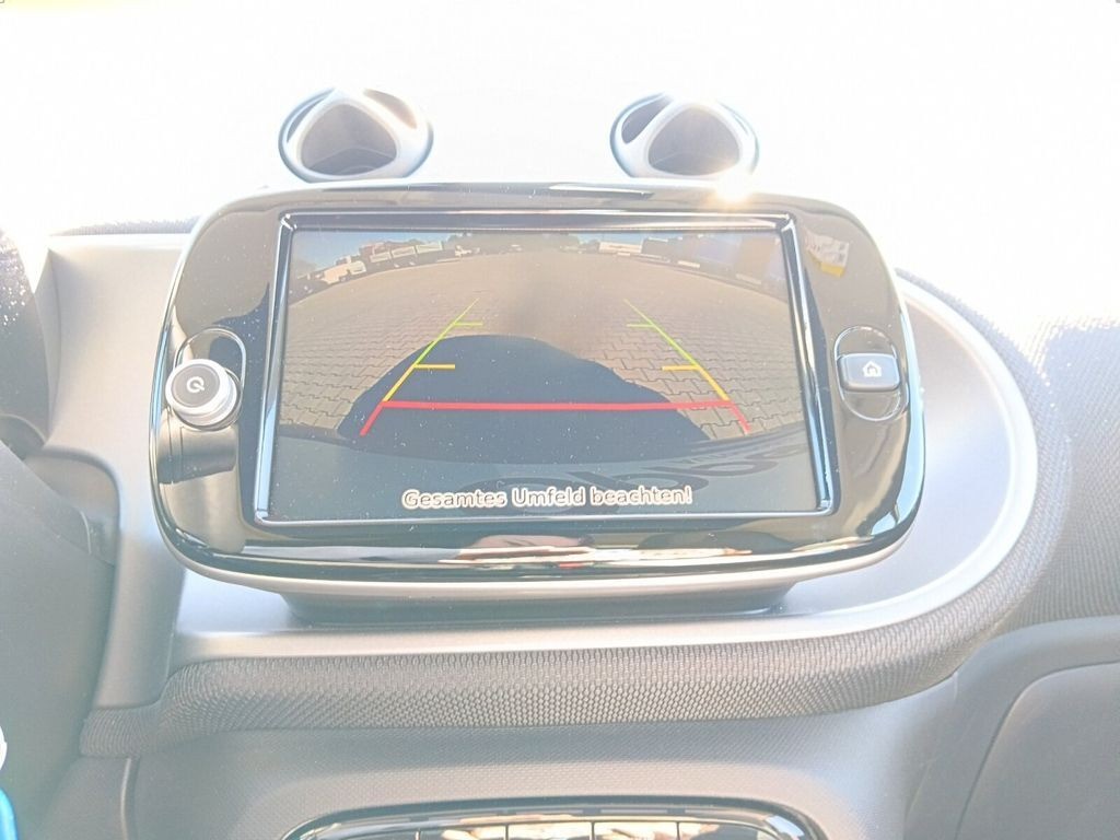 Smart ForTwo EQ passion *PANORAMADACH+SITZHEIZUNG+JBL-SOUND*