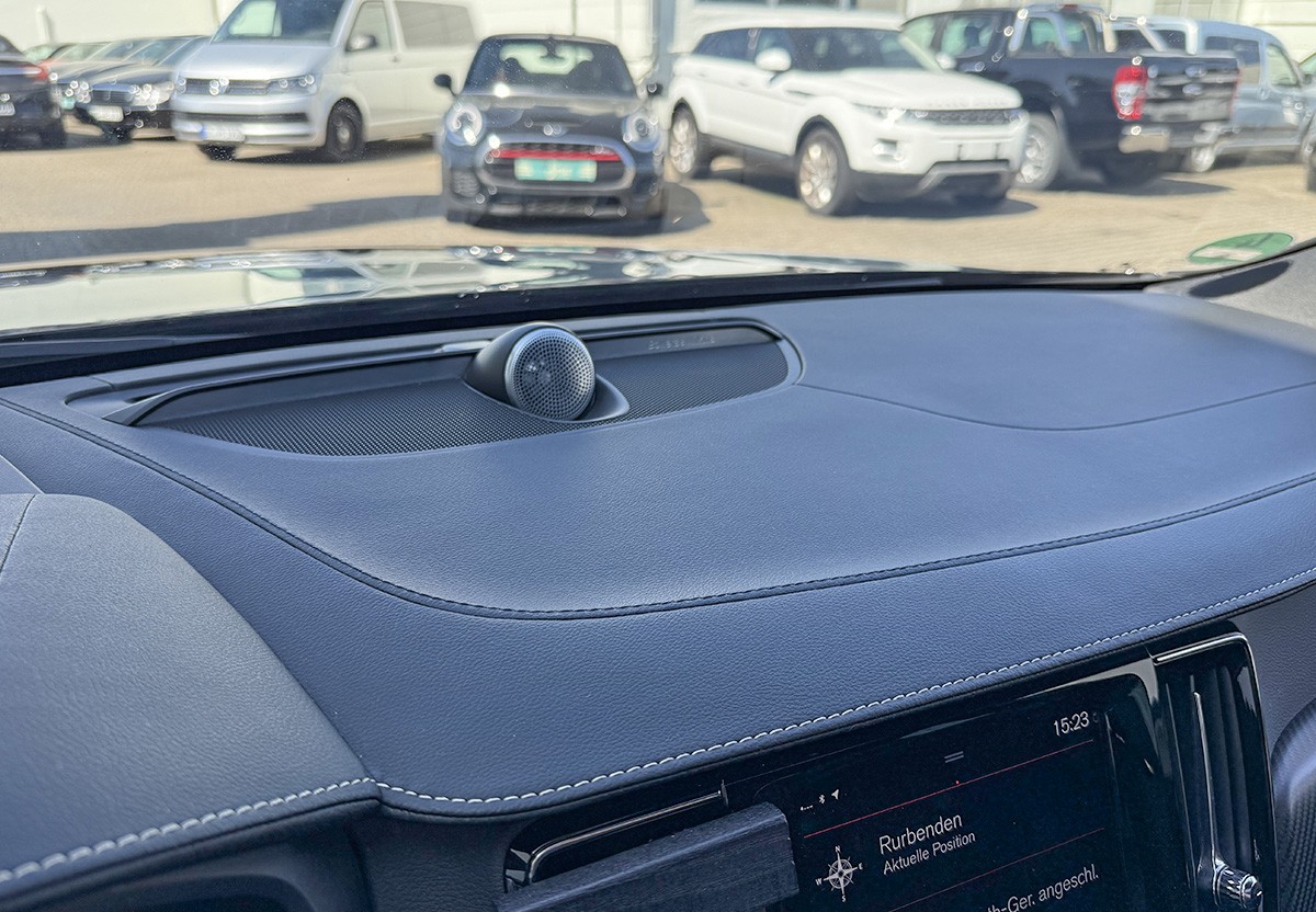Volvo S90 T6 AWD R Design.360-RFK Bower & Wilkings