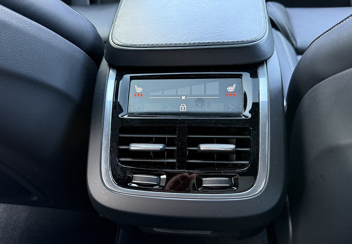 Volvo S90 T6 AWD R Design.360-RFK Bower & Wilkings