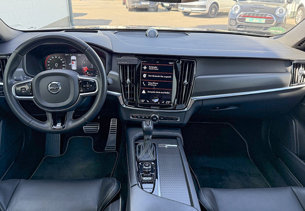 Volvo S90 T6 AWD R Design.360-RFK Bower & Wilkings