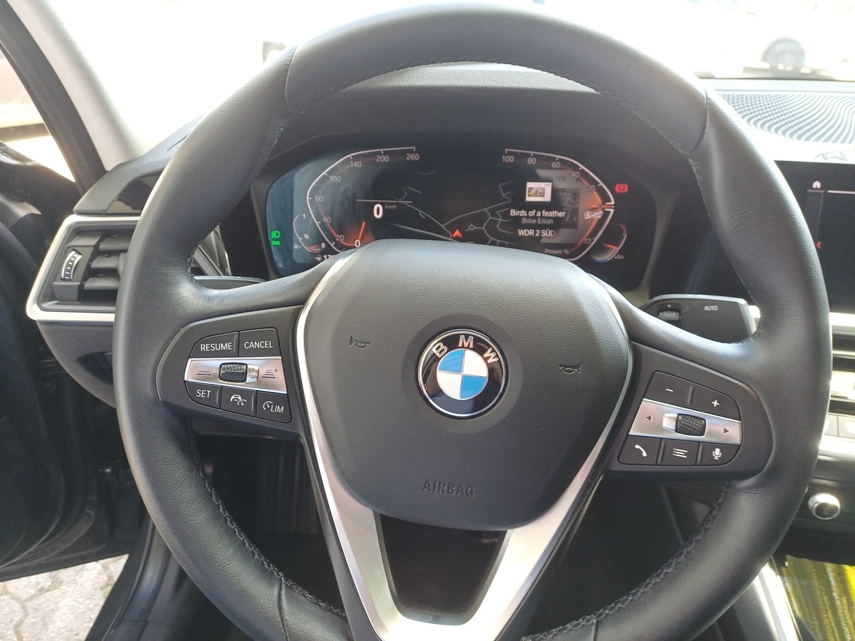 BMW 320 i Sport Line*AUT*LED*NAVI*HIFI*SHZ*PDC*TEMPO*ACTIVE GUAR