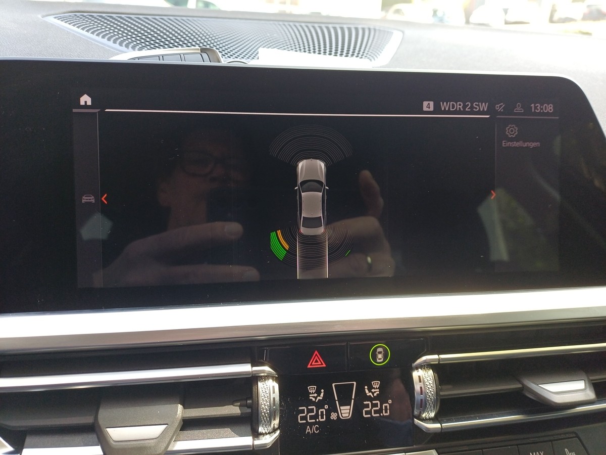 BMW 320 i Sport Line*AUT*LED*NAVI*HIFI*SHZ*PDC*TEMPO*ACTIVE GUAR