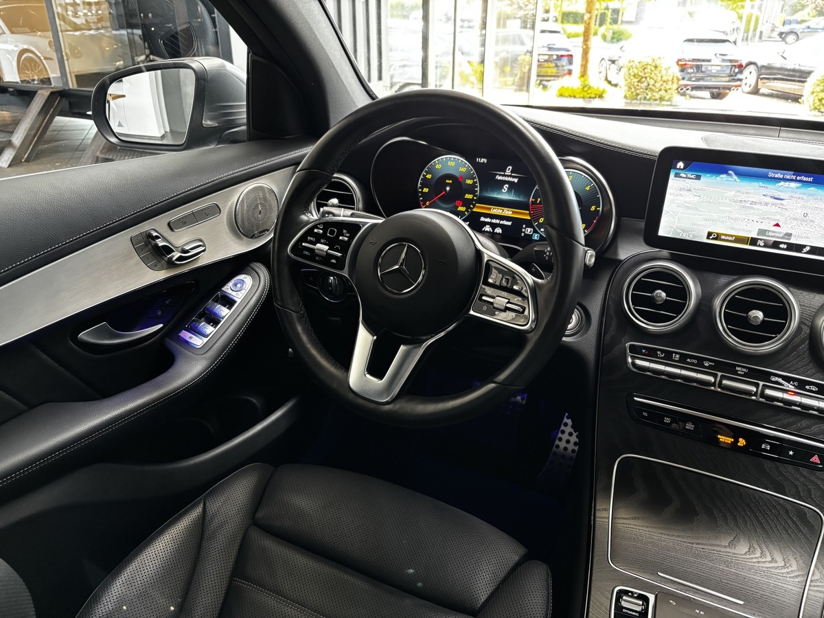 Mercedes-Benz GLC 300 d Coupé AMG 4M LED HUD Pano Distr+ Burmester 